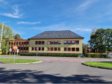 Oprava střechy hlavní budovy SŠ, ZŠ a MŠ Třinec